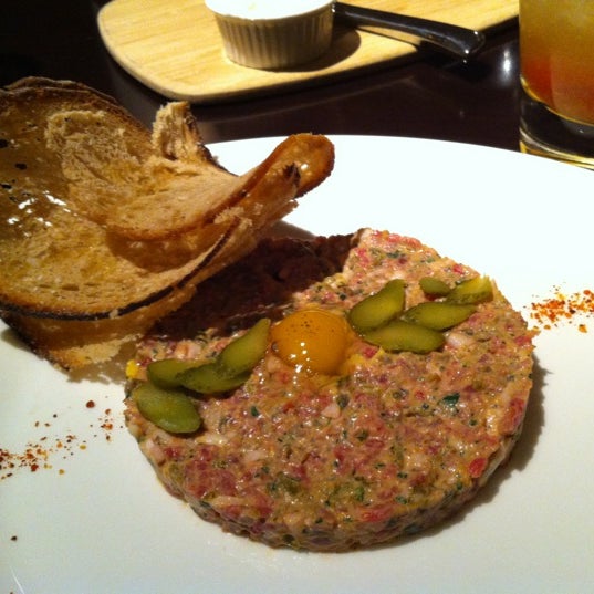 Das Foto wurde bei deca Restaurant + Bar von Shuo S. am 4/12/2012 aufgenommen