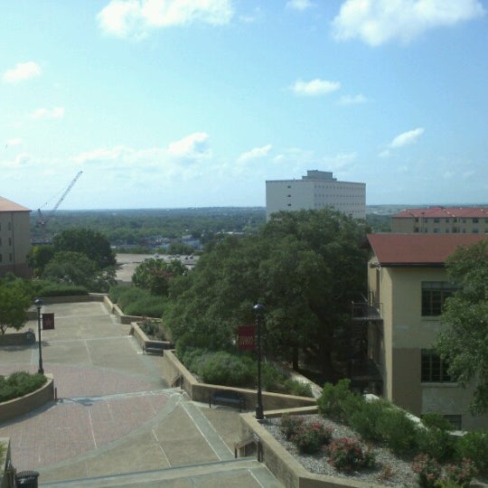 Das Foto wurde bei Texas State University von Joe C. am 7/13/2012 aufgenommen
