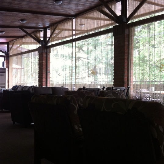 Снимок сделан в Senate Club &amp; Lounge пользователем Tiko A. 5/19/2012