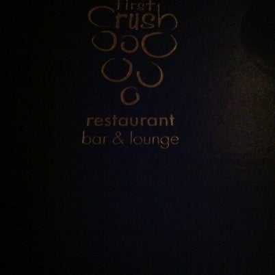 7/21/2012 tarihinde John T.ziyaretçi tarafından First Crush Restaurant &amp; Wine Bar'de çekilen fotoğraf