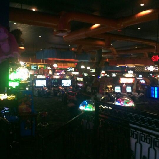 Photo taken at Dave &amp; Buster&#39;s by Richie R. on 3/13/2012