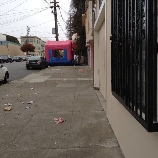 Holloway Market Liquor Store in San Francisco