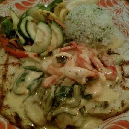 Foto diambil di Abuelo&#39;s Mexican Restaurant oleh Jennifer H. pada 3/15/2012