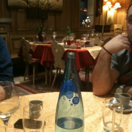 5/5/2012 tarihinde Elisabeth G.ziyaretçi tarafından Hotel Restaurant Les Pins Citotel Logis'de çekilen fotoğraf