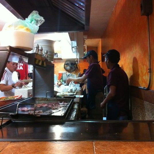 6/19/2012にPaco C.がEl Buen Taco de Cecinaで撮った写真