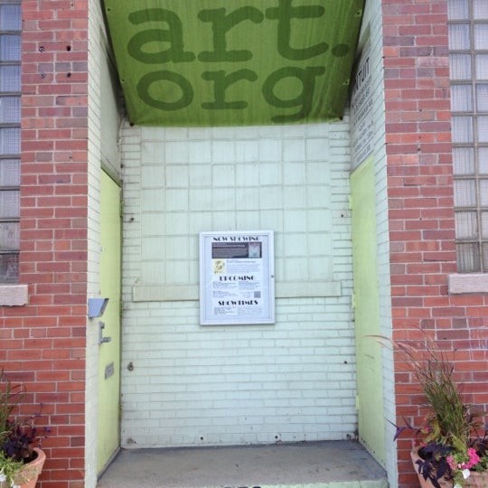 7/27/2012 tarihinde Lindsey N.ziyaretçi tarafından Intuit: The Center For Intuitive And Outsider Art'de çekilen fotoğraf
