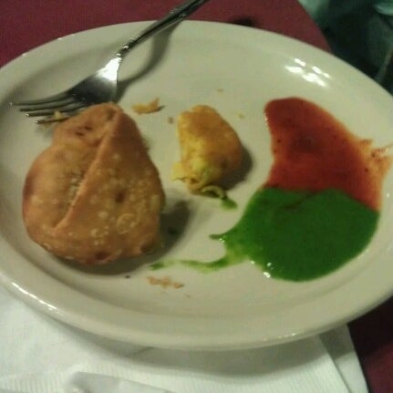 6/17/2012 tarihinde Manmohan S.ziyaretçi tarafından Mogul Indian Restaurant'de çekilen fotoğraf