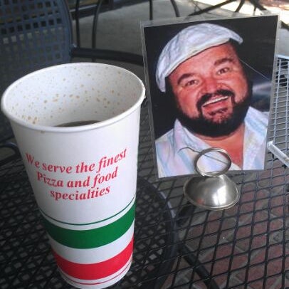 Снимок сделан в St. Angelo&#39;s Pizza пользователем Joseph M. 5/18/2012