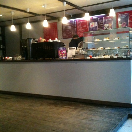 รูปภาพถ่ายที่ CoffeeStation โดย Vova เมื่อ 2/12/2012