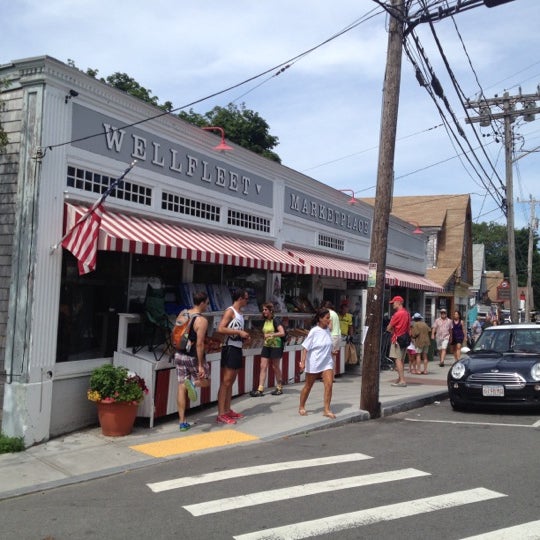 Wellfleet Center Wellfleet, MA