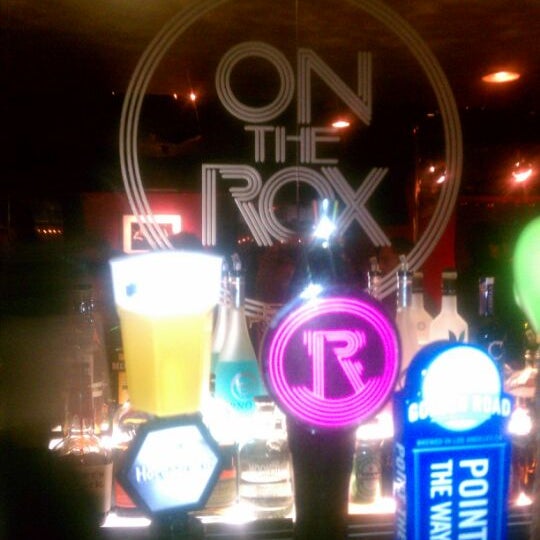 Foto tirada no(a) On The Rox por Andy S. em 2/23/2012