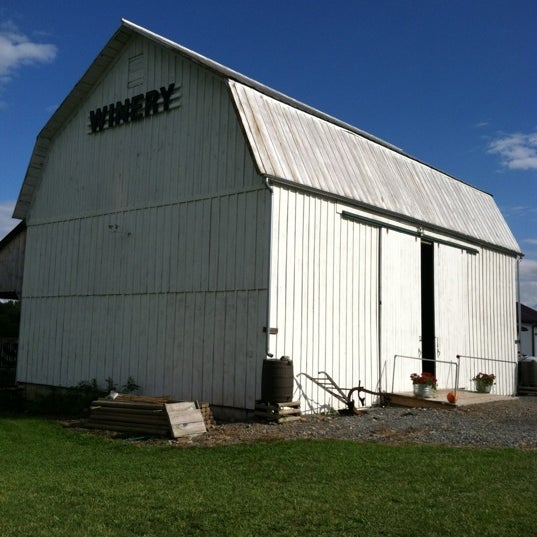 Photo taken at Izzo&#39;s White Barn Winery by Aasimah N. on 9/9/2012