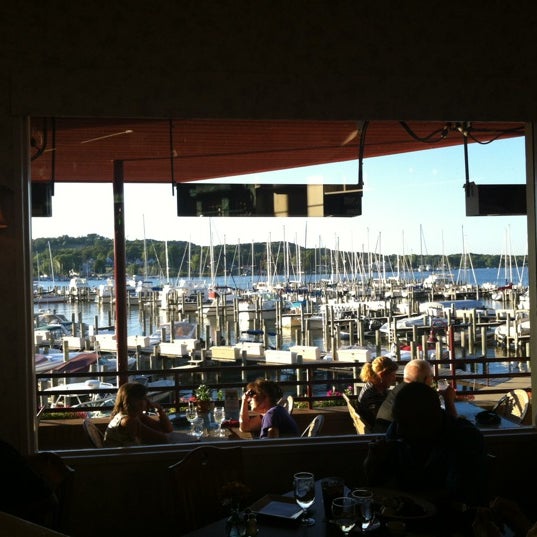 รูปภาพถ่ายที่ Piper Restaurant โดย Ted C. เมื่อ 8/6/2012