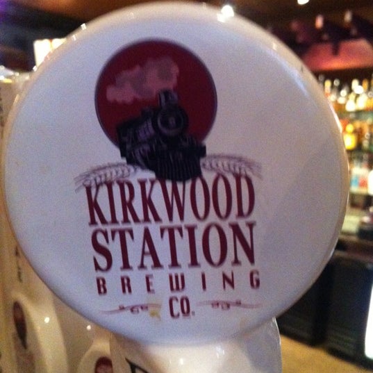 Foto scattata a Kirkwood Station Brewing Co. da Tony M. il 7/27/2012