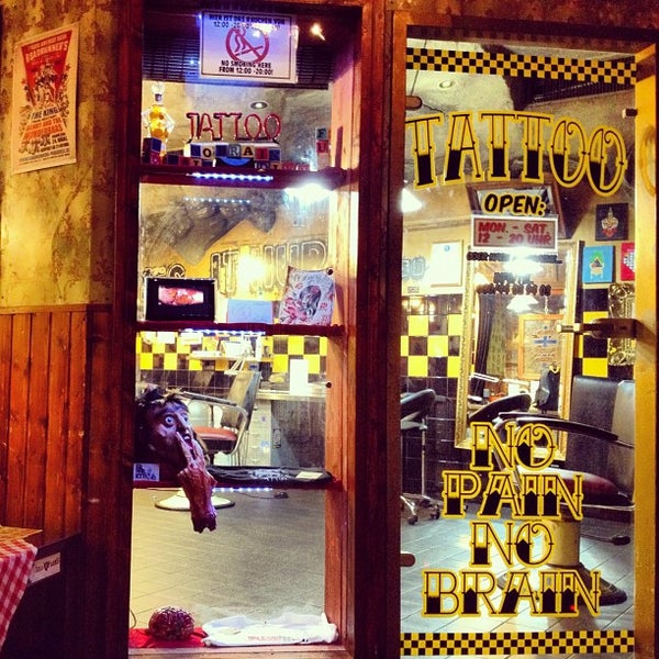 รูปภาพถ่ายที่ White Trash Fast Food โดย destemperados เมื่อ 4/28/2012