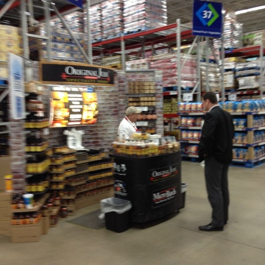 Sam's Club Lenexa'da İndirimli Depo Mağazası