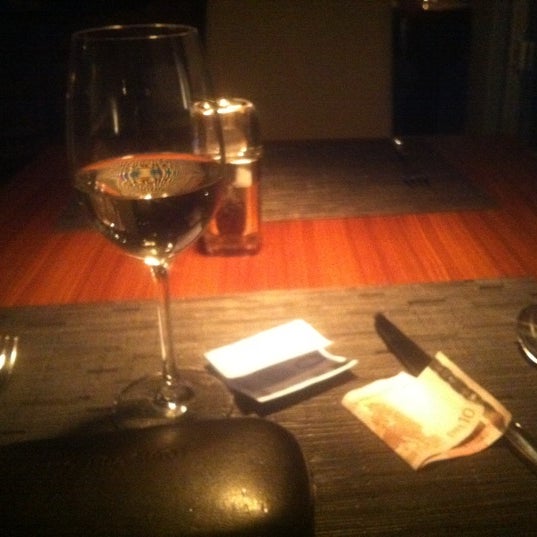 Das Foto wurde bei Restaurant/Bar Viereck von Yulia P. am 4/27/2012 aufgenommen