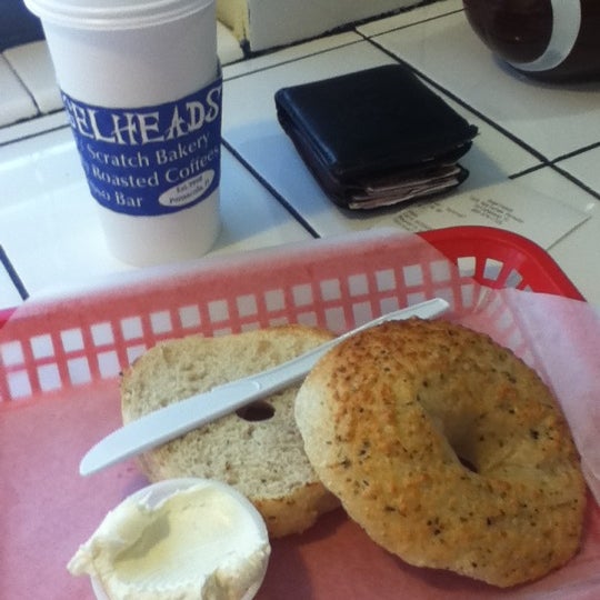 3/18/2012 tarihinde Andy W.ziyaretçi tarafından Bagelheads'de çekilen fotoğraf