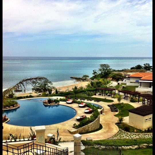 6/1/2012 tarihinde Al A.ziyaretçi tarafından Pristine Bay Resort'de çekilen fotoğraf