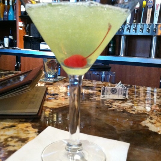 5/8/2012 tarihinde Xxx X.ziyaretçi tarafından Twigs Bistro &amp; Martini Bar'de çekilen fotoğraf