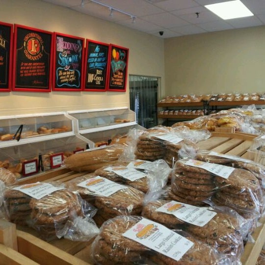 Lynn's Bakery & Deli Bakery in London