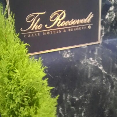 รูปภาพถ่ายที่ The Roosevelt Hotel โดย ✈--isaak--✈ เมื่อ 8/21/2012