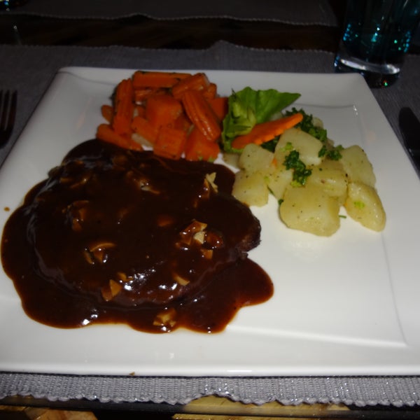 Lamb Chop with Brown Sauce served with Wiki Carrots & Parsley Potatoes