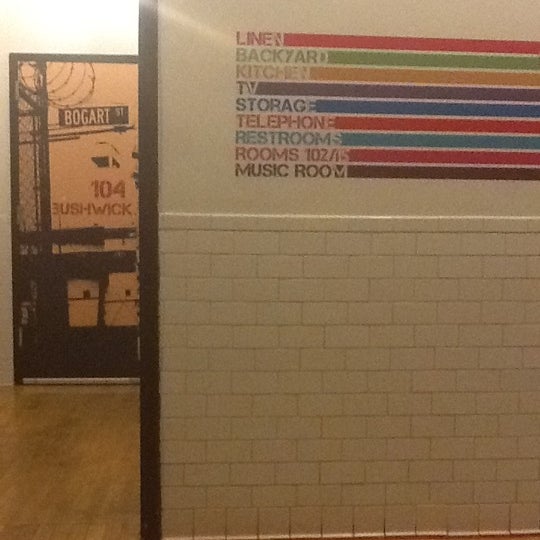 3/19/2012 tarihinde Gino C.ziyaretçi tarafından New York Loft Hostel'de çekilen fotoğraf