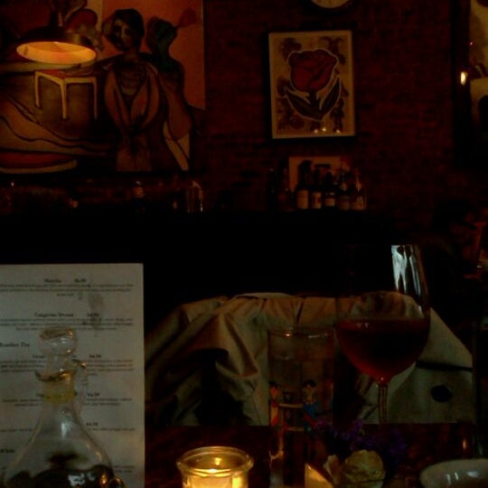 5/23/2012에 S. F.님이 Rafaella Cafe에서 찍은 사진