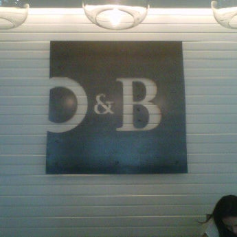 Photo taken at Oliver &amp; Bonacini Café Grill, Yonge and Front by Armand M. on 3/4/2012