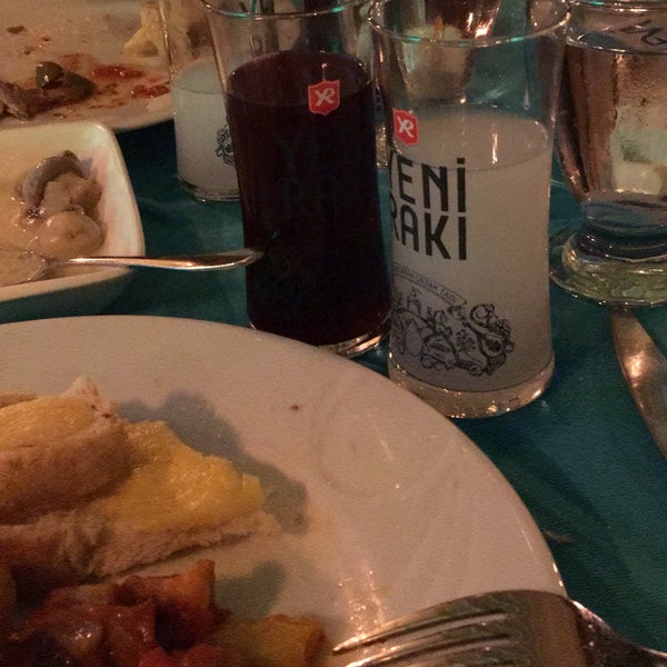 Das Foto wurde bei Ali Usta Balık Restaurant von Şevval İ. am 6/26/2019 aufgenommen