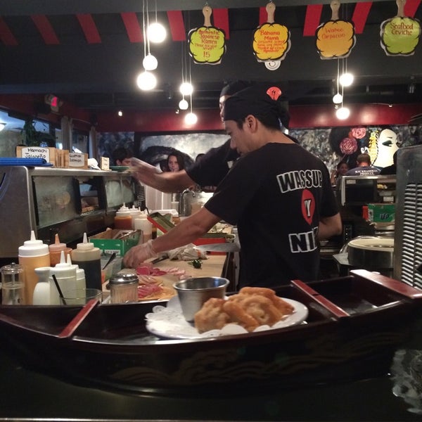 รูปภาพถ่ายที่ Ninja Spinning Sushi Bar โดย Ricardo L. เมื่อ 7/29/2014
