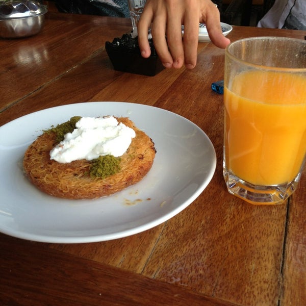 8/22/2013 tarihinde Havva Nur Ç.ziyaretçi tarafından Mehtap Cafe'de çekilen fotoğraf