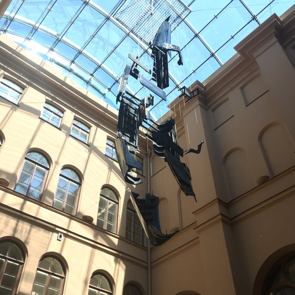 6/16/2018 tarihinde Елена Н.ziyaretçi tarafından Mākslas muzejs &quot;Rīgas Birža&quot; | Art Museum &quot;Riga Bourse&quot;'de çekilen fotoğraf