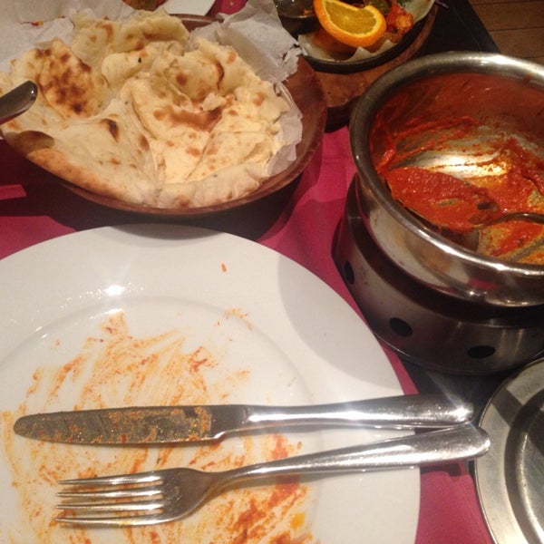 Photo taken at L&#39;Everest Nepalese &amp; Indian Cuisine by Orakarn C. on 6/9/2014
