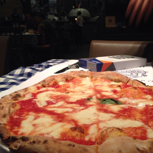 1/11/2014 tarihinde Mariam M.ziyaretçi tarafından Brandi Pizzeria'de çekilen fotoğraf