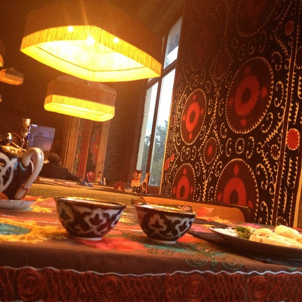 9/29/2013 tarihinde Leyla S.ziyaretçi tarafından Тюбетейка Lounge Cafe'de çekilen fotoğraf