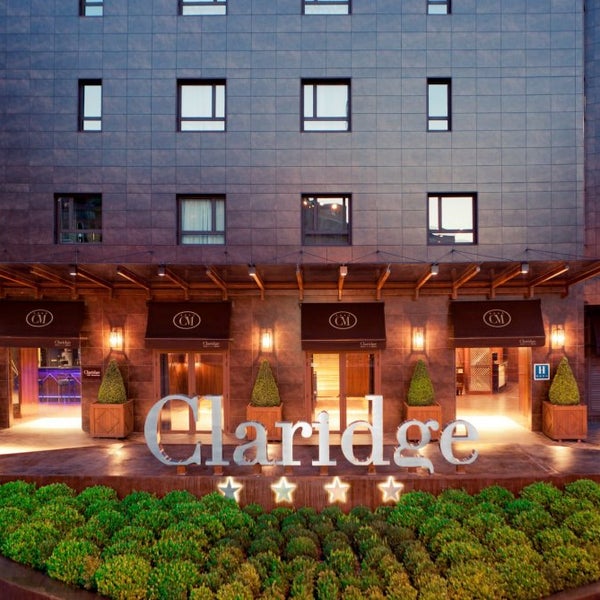 Foto tomada en Hotel Claridge  por Hotel Claridge el 7/3/2013