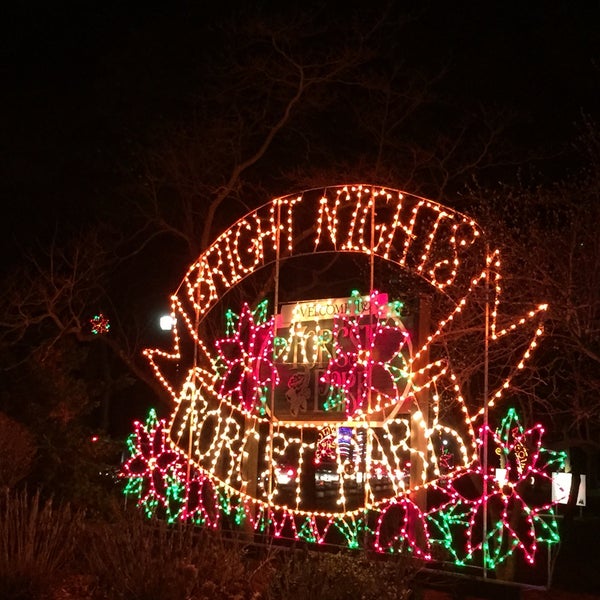 Снимок сделан в Bright Nights at Forest Park пользователем Scott M. 12/28/2014