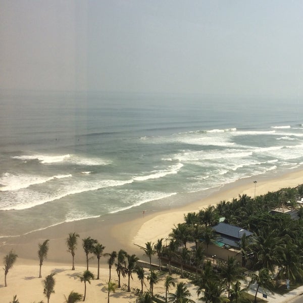 10/16/2015에 Zinaida G.님이 Holiday Beach Hotel Danang Hotel &amp; Resort에서 찍은 사진