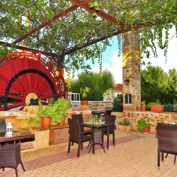 รูปภาพถ่ายที่ Voulamandis House - Chios Hotel โดย Voulamandis H. เมื่อ 3/7/2014