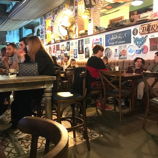 Foto tirada no(a) Dos Bros Irish Cafe por Barış S. em 4/1/2022