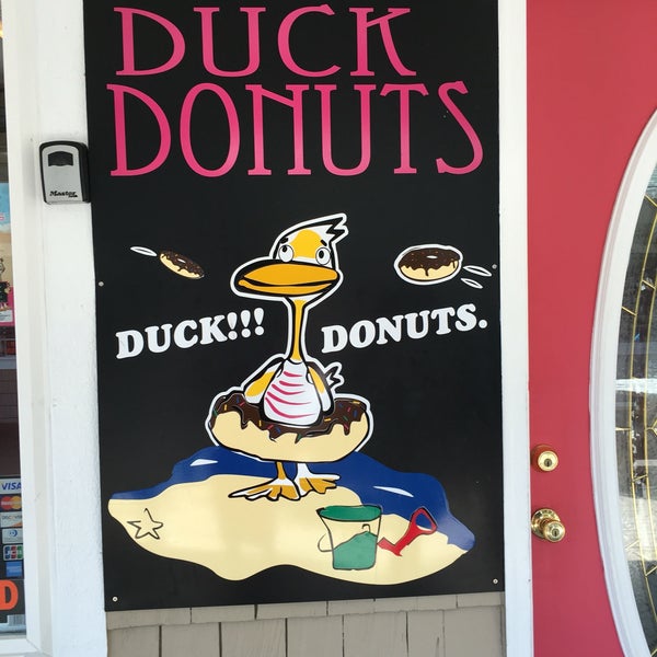 6/19/2016 tarihinde Jenny W.ziyaretçi tarafından Duck Donuts'de çekilen fotoğraf