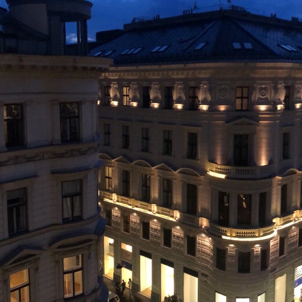 Foto tomada en Vienna Marriott Hotel  por Layal el 8/7/2022
