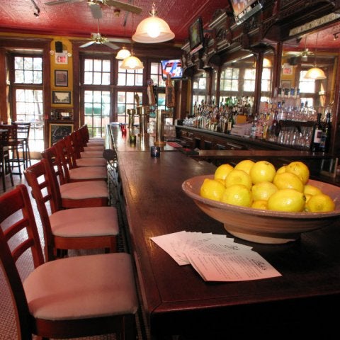 Das Foto wurde bei Zack&#39;s Oak Bar &amp; Restaurant von Zack&#39;s Oak Bar &amp; Restaurant am 7/3/2013 aufgenommen