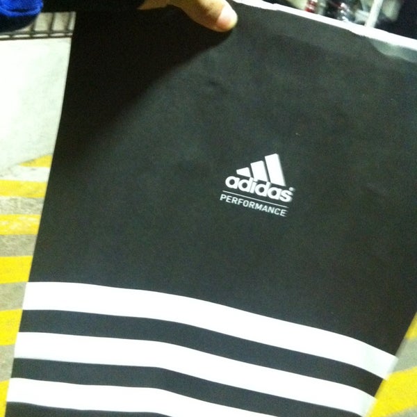 adidas Venta al por menor de art culos deportivos en Guatemala City