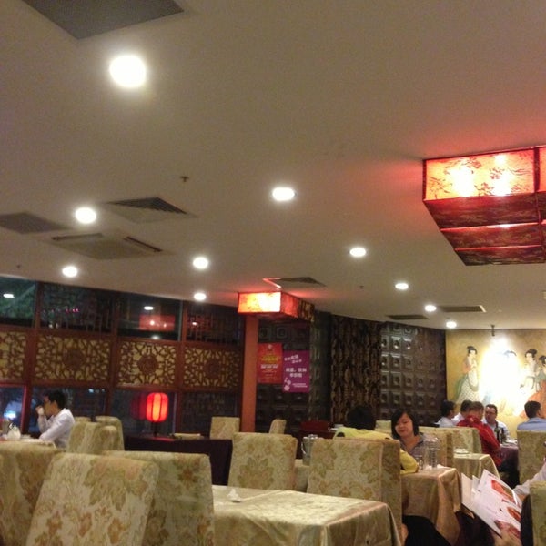 Снимок сделан в Lan Dining Restaurant 蘭餐厅 пользователем Reginaldo S. 2/14/2013