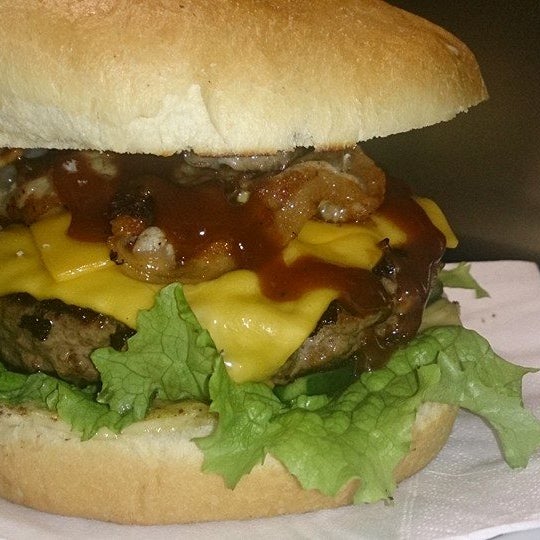 Nuovo Panino, Beef Angus Burger! 200gr di ottimo Angus conditi con formaggio insalata e ottima salsa barbecue. Da provare!