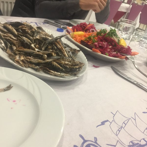Photo taken at Kıyak Kardeşler Balık Restaurant by Oguzhan Ç. on 10/30/2016