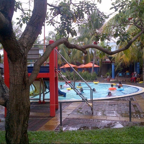 Foto Di Taman Sentosa Sport Club Pool Swimfutsal And Gym